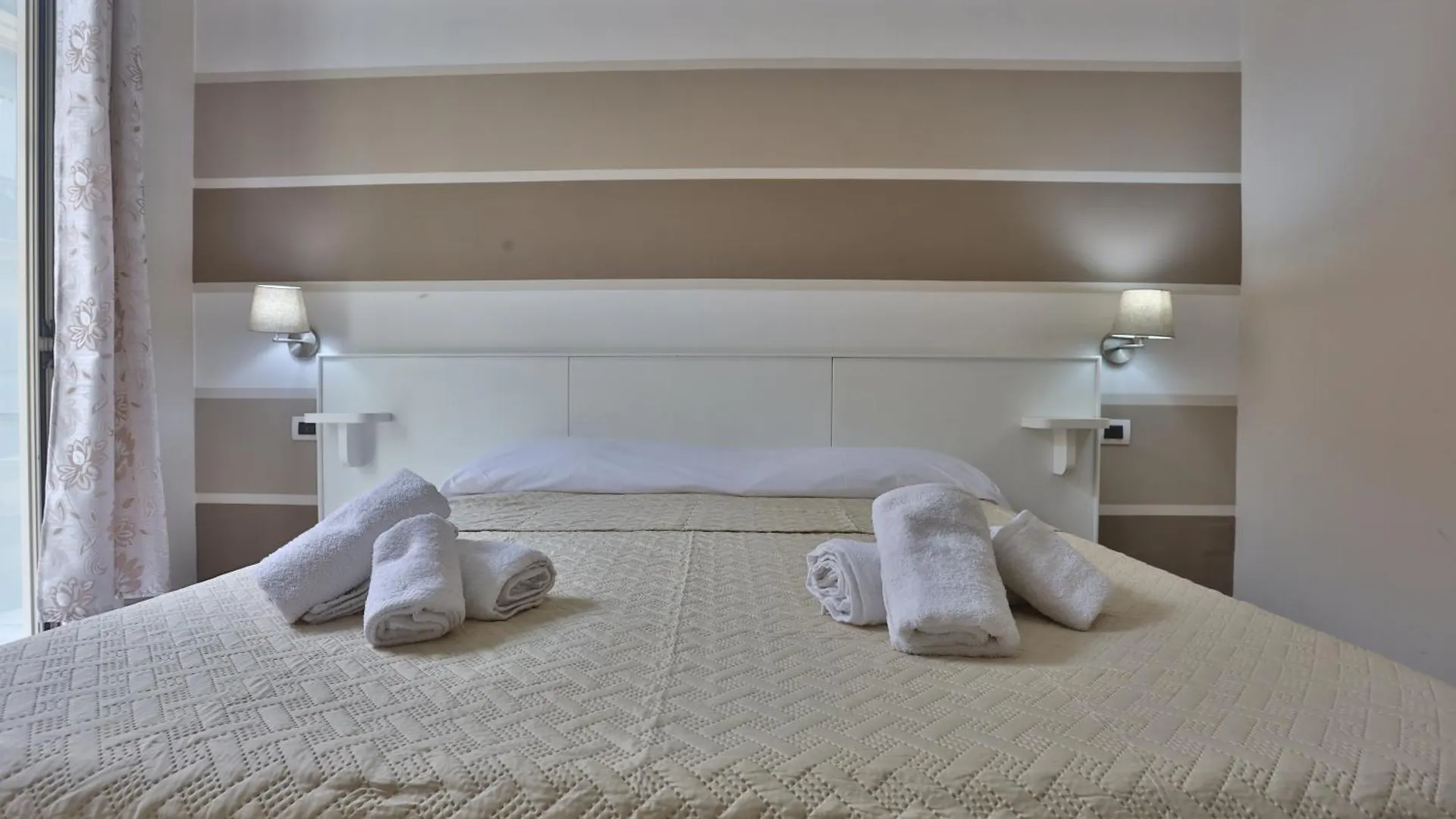 Bed & Breakfast B&B House Bamba Luxury Napoli Italia